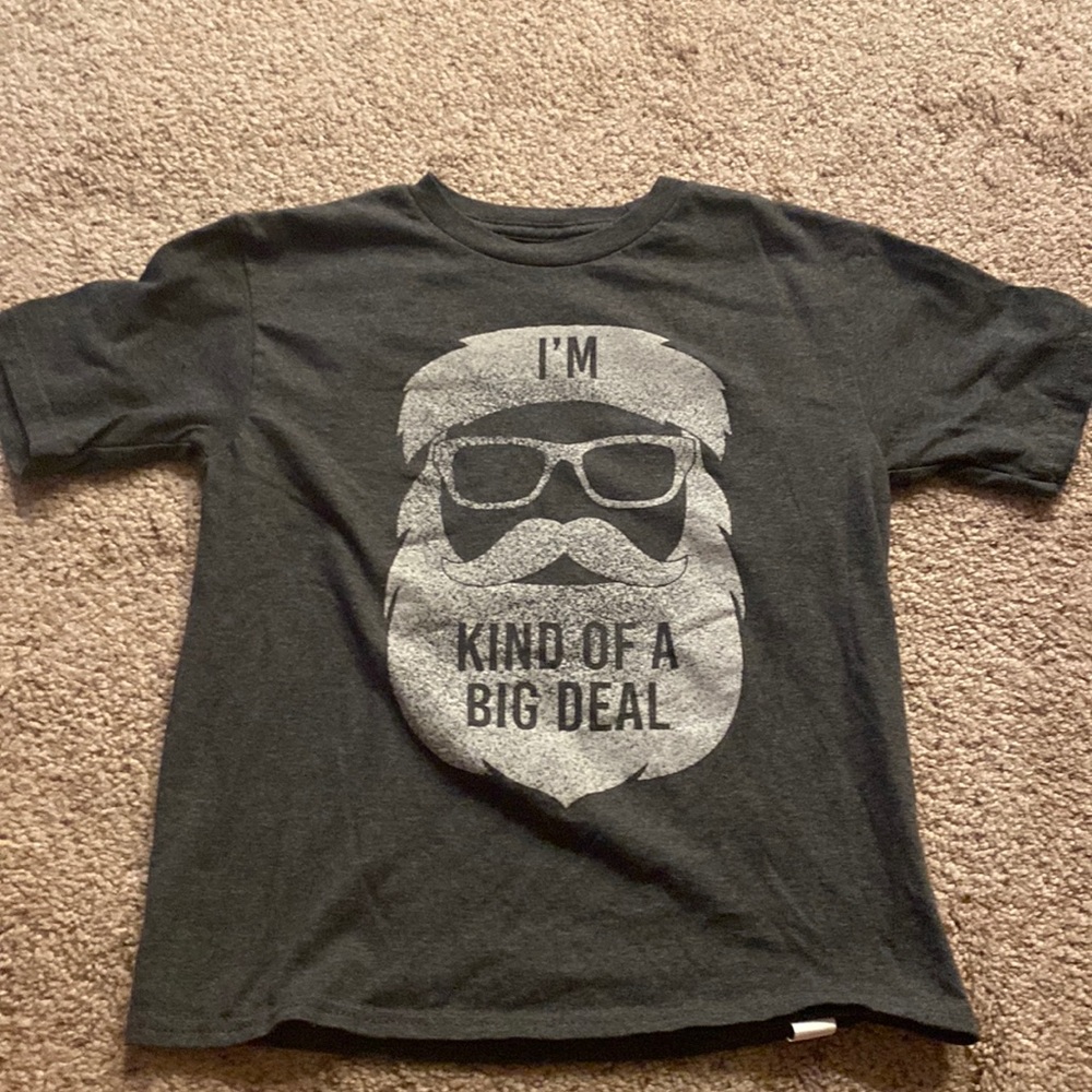 Santa boys 8 graphic tee